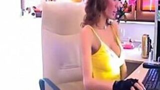 Babe fingering webcam - porn video